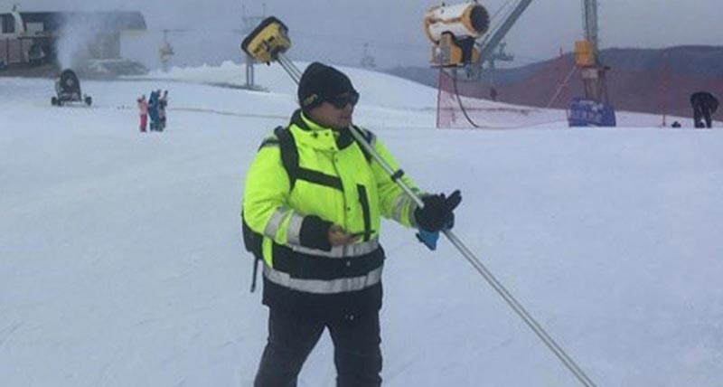 Leica iCON solutions used to prepare slopes for skiing and snowboarding